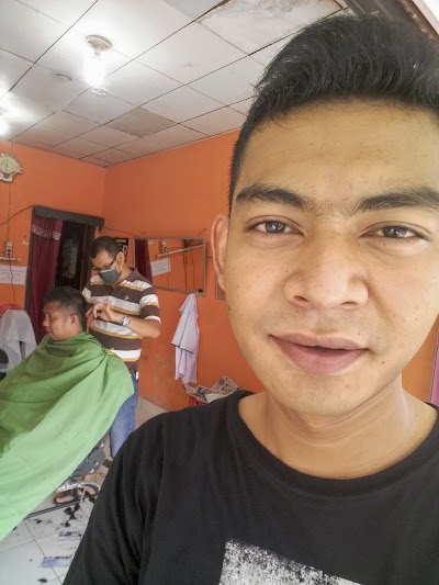 Photos of Gunting Rambut Sinamar (Yono)