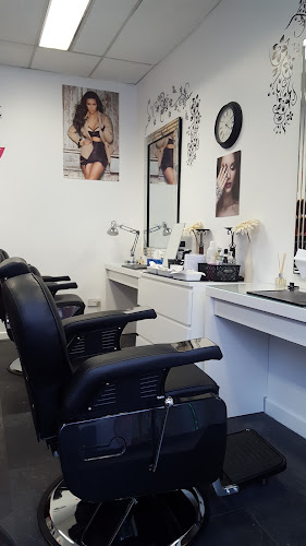 Comments and reviews of Missy Brow's Salon