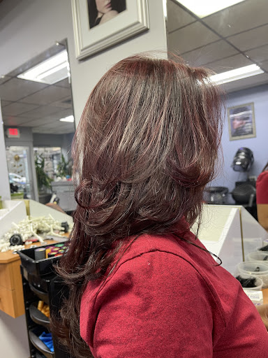 Melfi’s Beauty Salon - United States