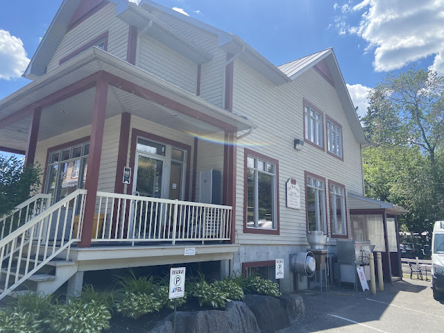 Chez Bernard by null