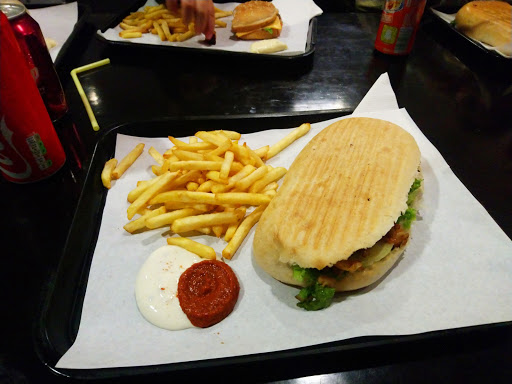 Photo 5 - BURGER EXPRESS