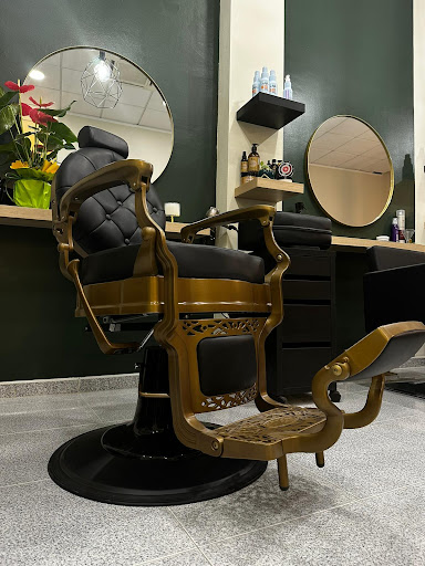 Glow Up Peluquería y Estética