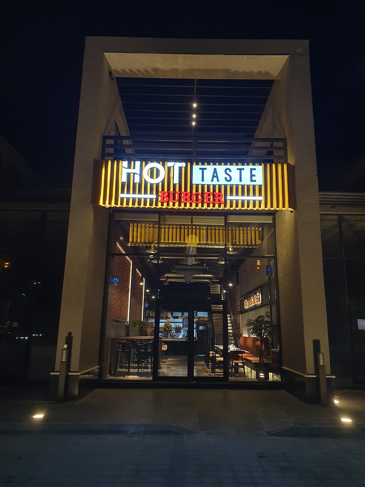 مطعم هوت تيست برجر الفيصلية Hot Taste Burger - صورة 2
