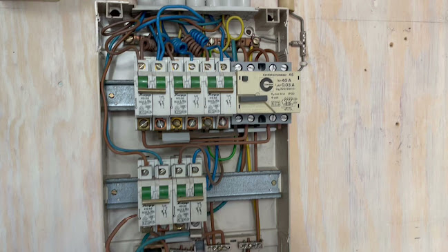 Duran Elektrotechnisch bedrijf / Elektricien Utrecht e.o. / Vervangen groepenkast / Aanleggen elektra Utrecht - Elektricien