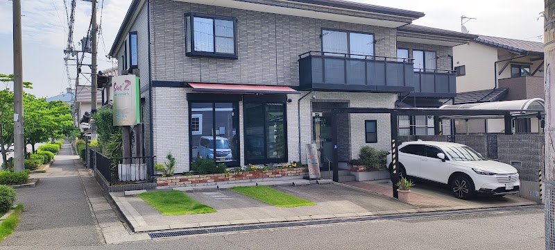 スエズ、 ヘアードレッサーズ