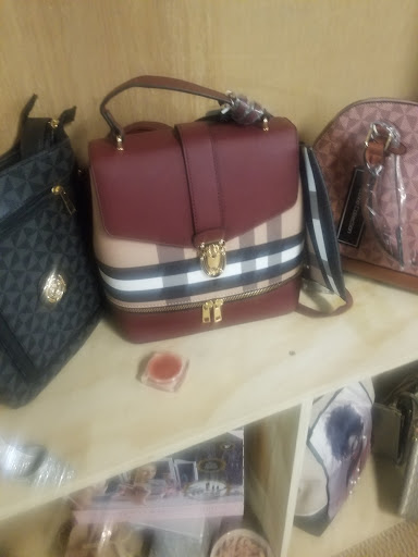 Ella's Boutique - Thumbnail