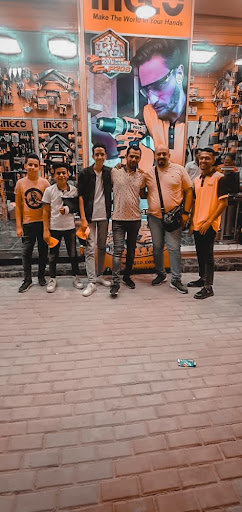 الصقر لمواد البناء ( اسمنت _ كهرباء_ حدايد وبويات_سباكة _ونش_طوب)