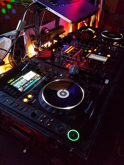 Photos of Sneaky Pete's