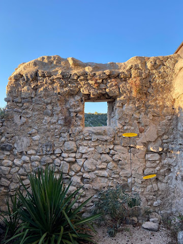 Metafort : Bed and Breakfast Design et Insolite proche du Mont Ventoux, Gordes, Luberon Vaucluse (Provence) by null