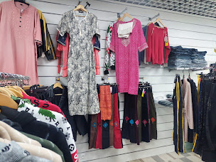 Photo n°3 de Rejeenas Fashions à Sarcelles (Magasin de vêtements)