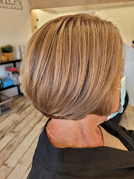 Photo n°13 de L'atelier d'Amandine à Hourtin (Salon de coiffure)