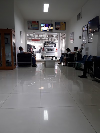 Photos of Suzuki General Gatot Subroto Trans Sumatra