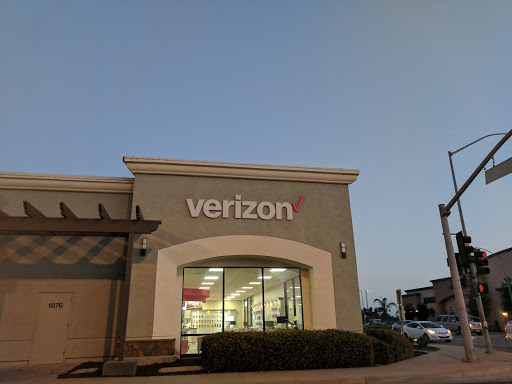 North Broadway Plaza Shopping Center