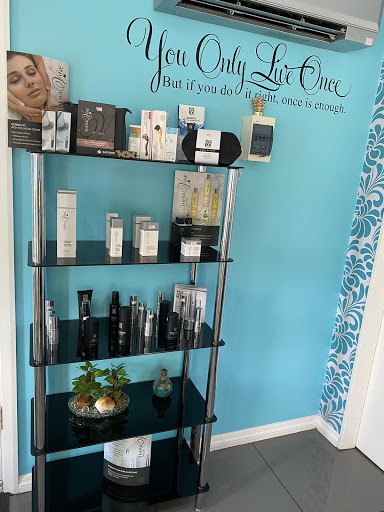 Adore Beauty Clinic - Thumbnail