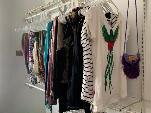 Sukas designer thrift shop - Thumbnail
