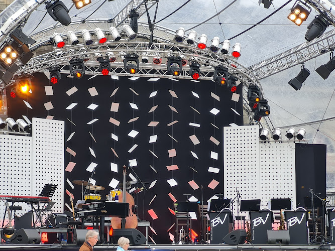 Contact and Booking Maffay Show Band