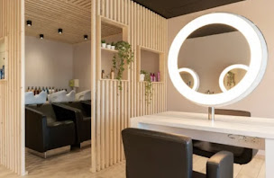 Photo n°3 de AIR'COLOR à Aigrefeuille-sur-Maine (Salon de coiffure)