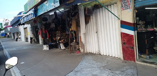 Sombrerería y zapatería "La tapatía"