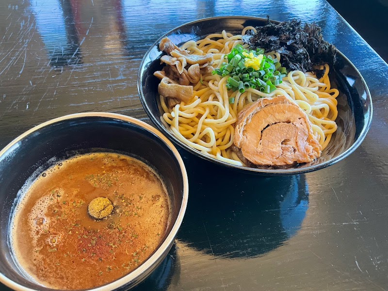 鶏そばや竜神洞