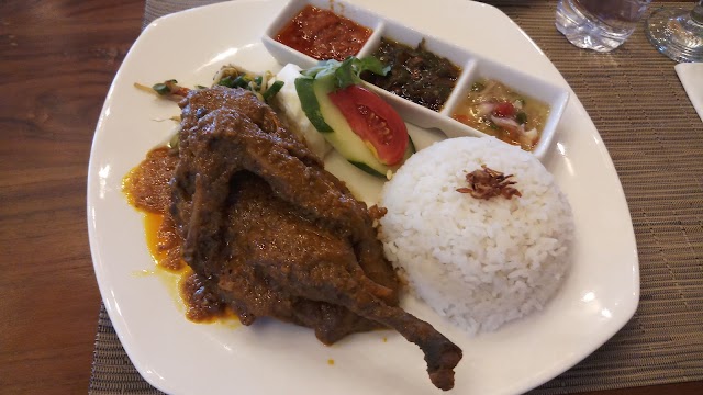 Casa Baku Dapa Resto Manado