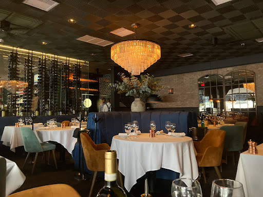 George's Restaurant & Lounge - Thumbnail