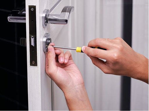 TECSESA CERRAJERO PUERTAS Y CERRADURAS