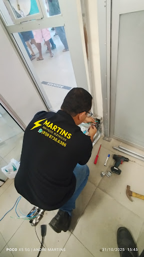 Eletricista . A Martins- Instalações Residencial e industrial..