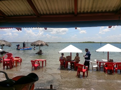 Photos of Lake Robertinho