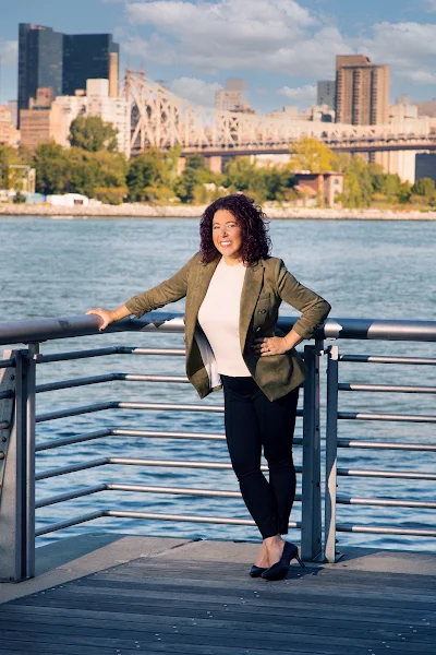Rachel Epstein, Queens/Long Island Realtor at The Agency photo