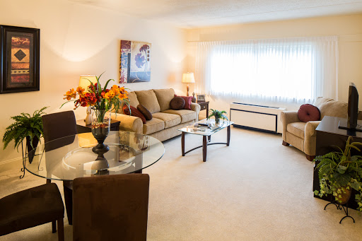 Cornwall Manor - Visual