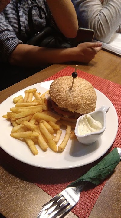 Photos of "The Dinaburger", burgeru restorāns