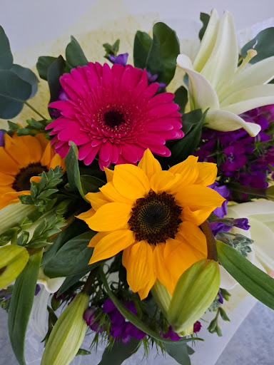 Vikki's Flowers - Thumbnail