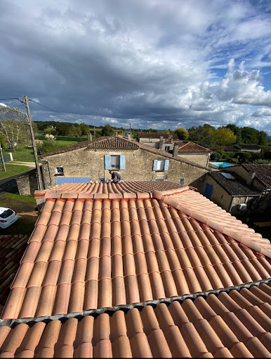 Photo de Mf kv rénovation habitat: Ramoneur Couvreur à Garat (16410)