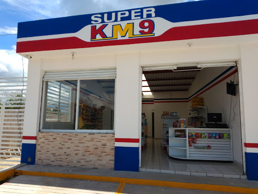 Super KM9 - Visual