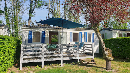 Photo de Camping et base de loisirs La Colombière - Onlycamp à Pesmes (70140)