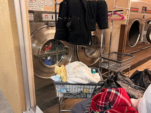 Vista Way Laundry LLC - Thumbnail