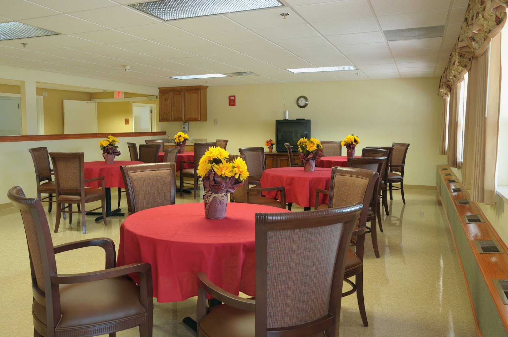 Life Care Center of Fort Wayne - Photo 2