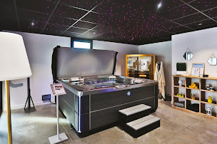 Photo n°3 de EASY PISCINES & SPAS, SHOW-ROOM SPAS à Les Herbiers (Magasin de matériel pour piscines)