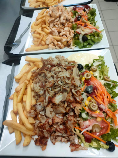 Photo 9 - Best food -HALAL-Tacos, Snack, Cheeseburger, pizza..