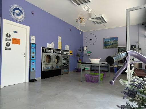 Lavanderia self-service di Martignacco di De Simon Ivana Gallery - Italy