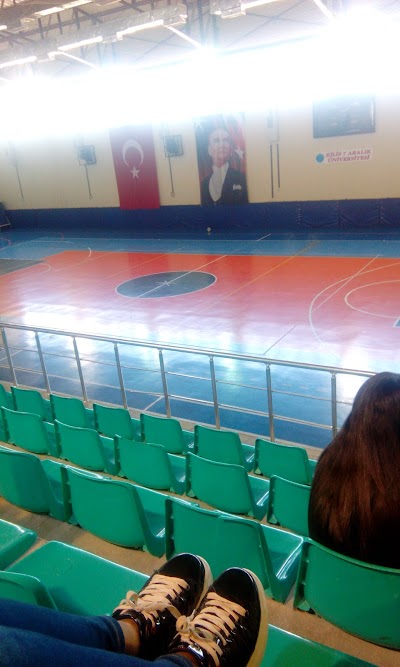 Kapalı Spor Salonu