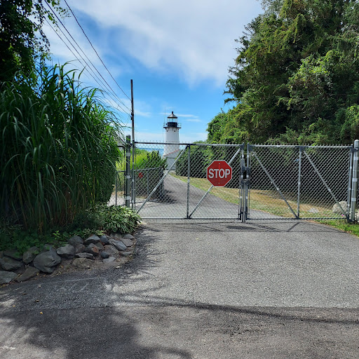 Warwick Lighthouse - Visual