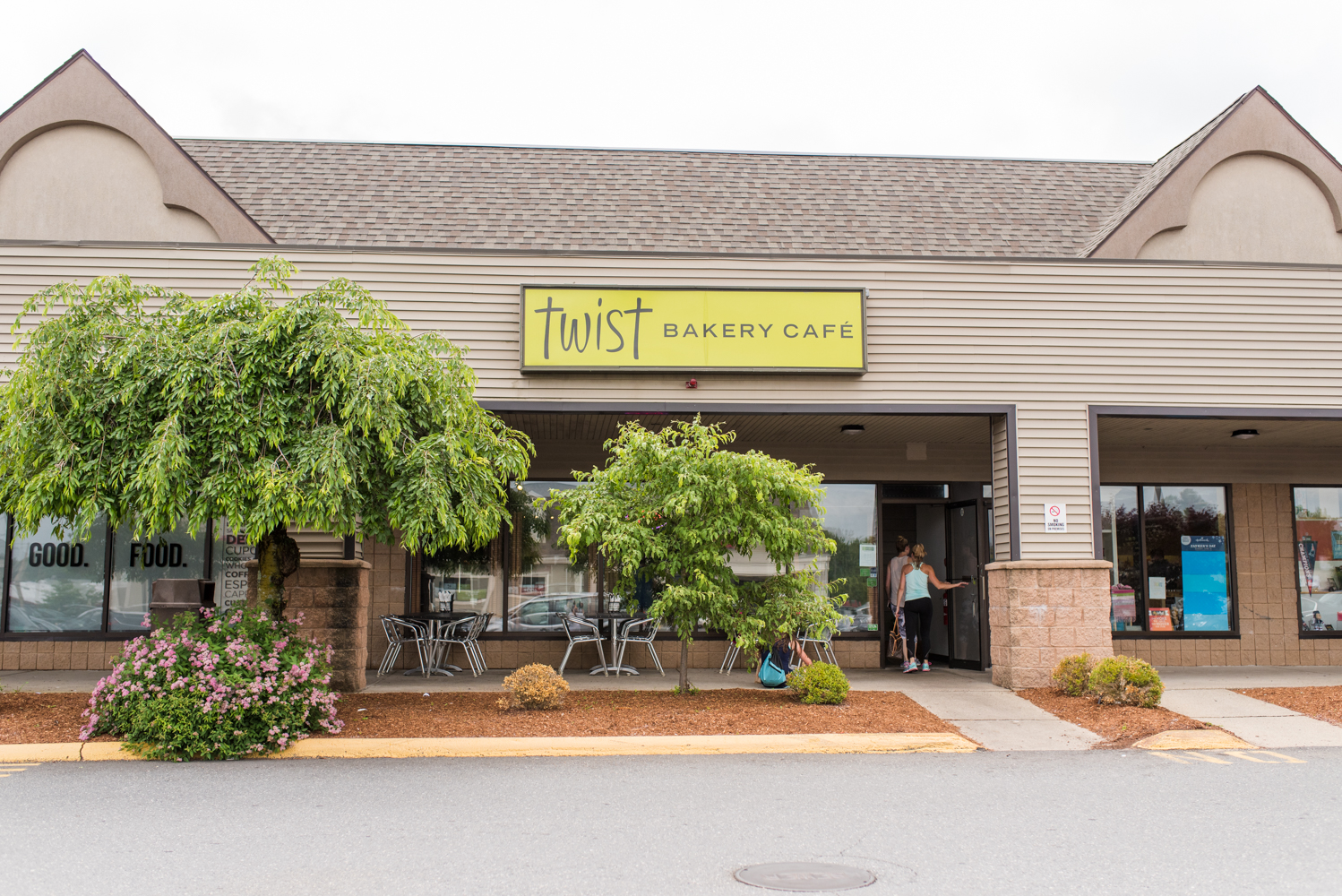 Twist Bakery Cafe — photo 1