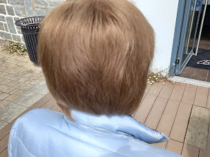 Photo n°30 de Barb'a'tiff à Saint-Caradec (Magasin de perruques)