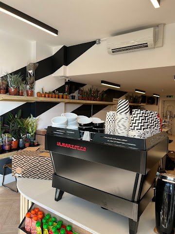 Dark & Light Coffee by null