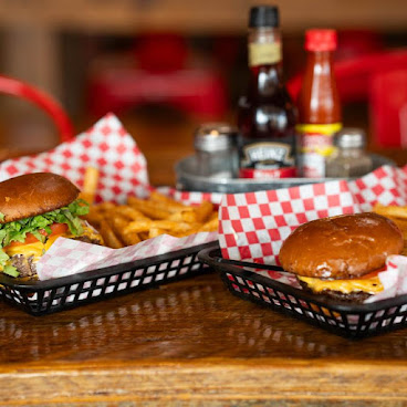 Piggybacks BBQ & Catfish by null