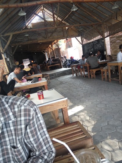 Photos of Caf&eacute; Dulur Dewe