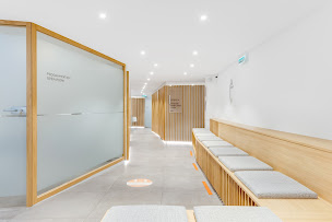 Photo n°14 de Dr Mathieu Lehmann - Chirurgie et maladies de la rétine, chirurgie de la cataracte - DMLA Diabete à Paris (Ophtalmologiste)