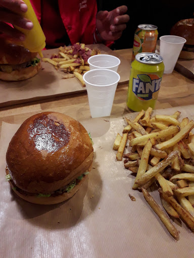 Photo 3 - Burger Royale