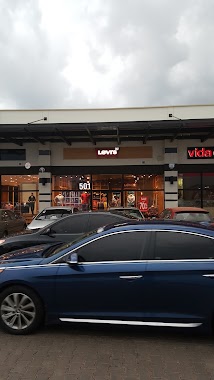 Levi's Junction Mall, Author: Gervais Simon Belinga Atangana